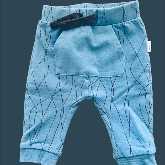 NIKE | Miles BABY | BURT’S BEE & Other Baby Boy Bundle | 0-3 Months | Preowned - Picture 12 of 16